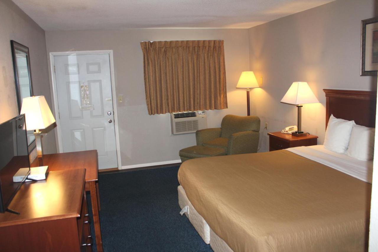 Interstate Motel Rensselaer Exterior photo