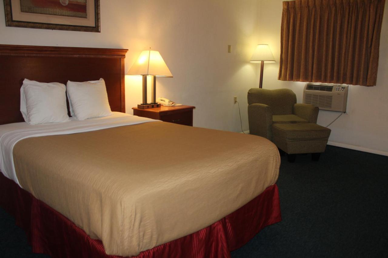 Interstate Motel Rensselaer Exterior photo